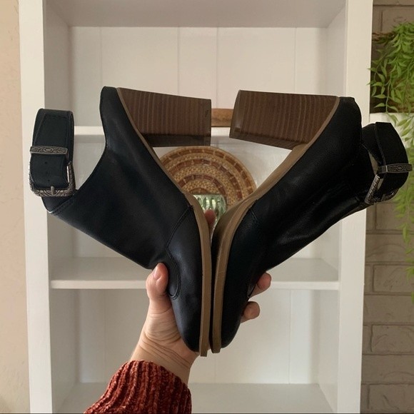 Dolce Vita Black Faux Leather Almond Toe Block Heel Ankle Buckle Mules - Picture 7 of 10